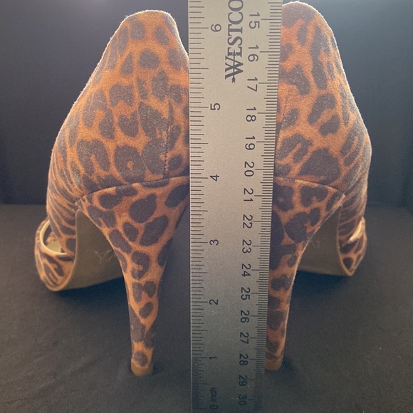 Sexy yet sophisticated Leopard print heels - Picture 5 of 9
